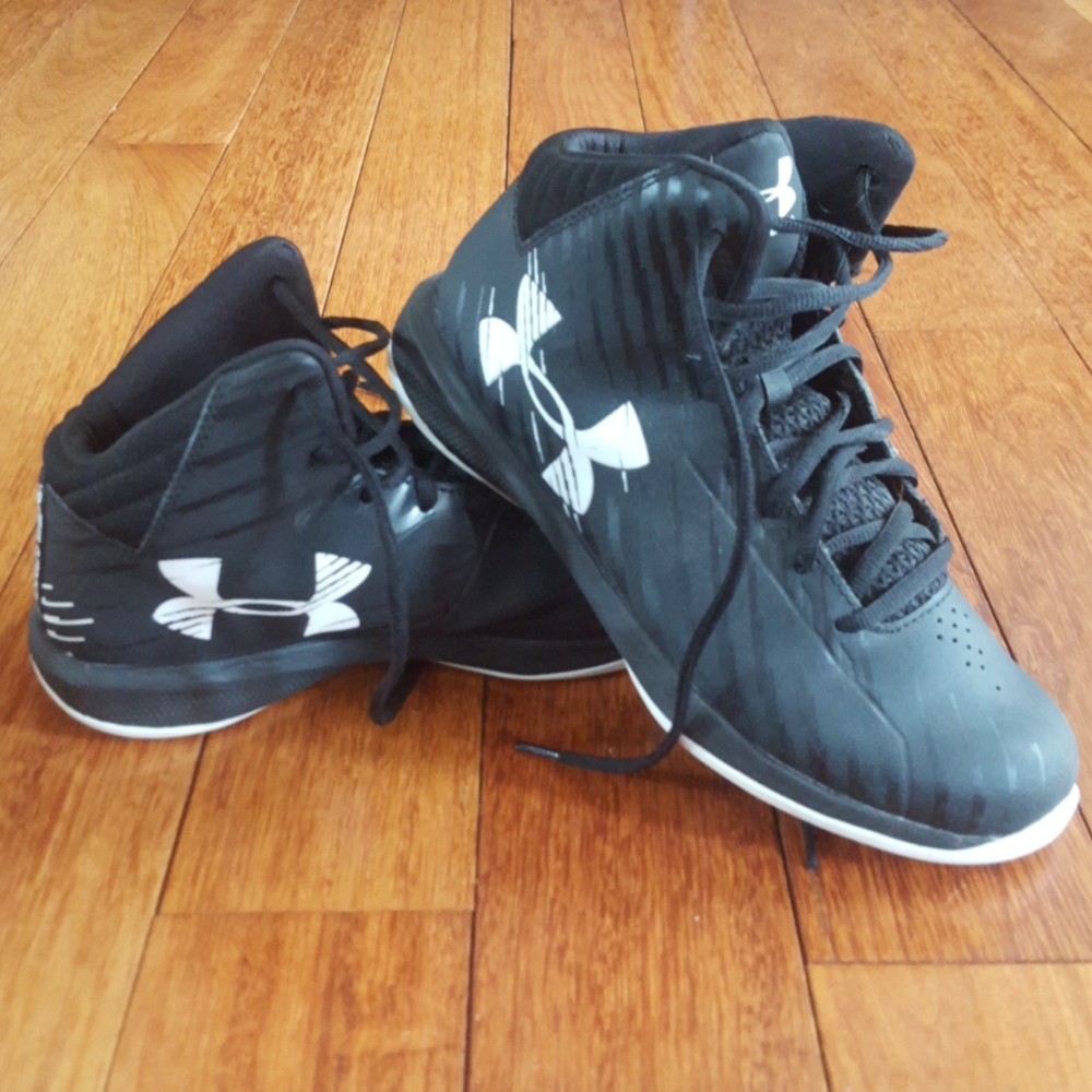 Under Armour Basketball Shoes 5.5